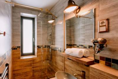 Exclusive line - Industrial kúpeľňa so sprchovacím kútom, Chata MartinSki pre 24 osôb, Martin