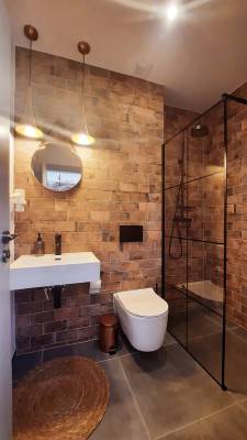 Kúpeľňa s toaletou, VILA VLASTA - Industriálne štúdio, Vysoké Tatry