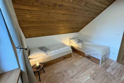 Spálňa s 1-lôžkovými posteľami a prístelkou, Chata pod Cigerníkom, Matiašovce