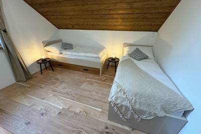Spálňa s 1-lôžkovými posteľami a prístelkou, Chata pod Cigerníkom, Matiašovce
