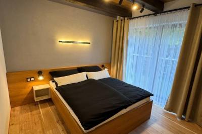 Spálňa s manželskou posteľou, Chata pod Cigerníkom, Matiašovce