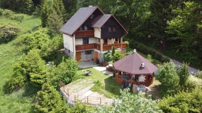 Exteriér ubytovania v obci Čremošné, Chata Čremošné 105, Čremošné