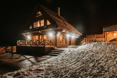 Zrub Azarka, Beňuš