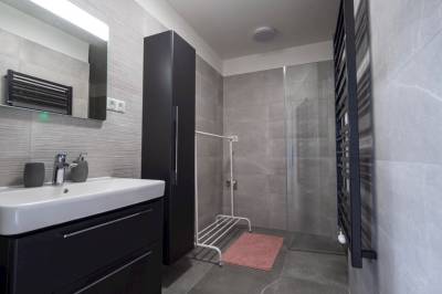 Kúpelňa so sprchovým kútom, Apartmán Lopi, Vysoké Tatry