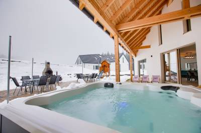 Vírivka, Pekné časy na Hlobišove, Hronec