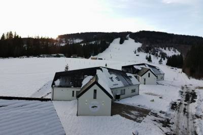 Exteriér ubytovania v obci Hronec, Pekné časy na Hlobišove, Hronec