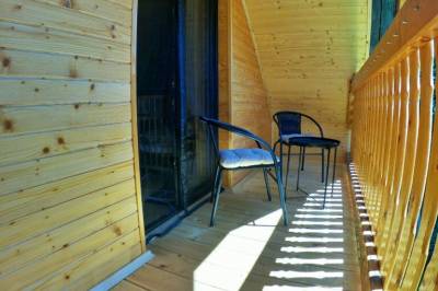 Balkón, Chata pri Kaštieli Longevity Nature Retreat, Necpaly