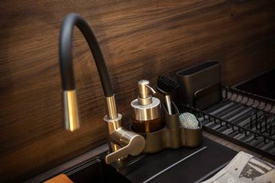 Batéria v kuchynke, Chata Glianka 3, Brezno