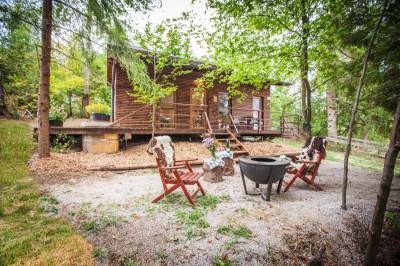 Terasa s ohniskom a sedením, Chata Glianka 3, Brezno