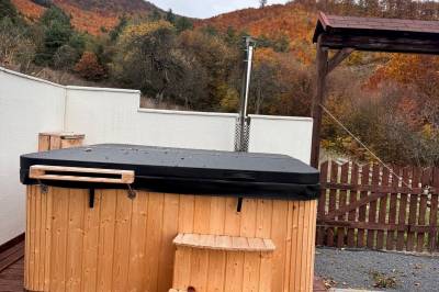 Kúpacia kaďa, Chata pod Horou - Nová Baňa, Nová Baňa