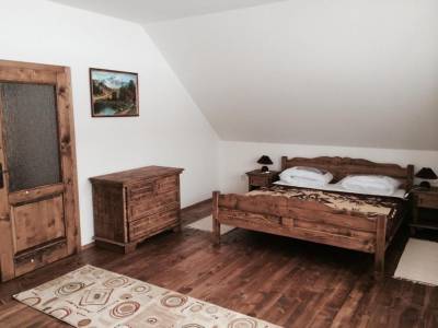 Spálňa s manželskou posteľou a prístelkami, Chata Vločka, Oravská Lesná