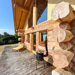 Zrubová rozprávka nad rybníkom