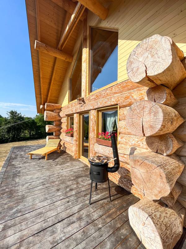 Exteriér - terasa, Zrubová rozprávka nad rybníkom, Kostolná Ves