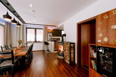 Obývačka s jedálenským posedením, Apartmán Exclusive line - Chata MartinSki, Martin