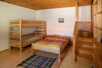 4-lôžková spálňa s poschodovou posteľou, Ubytovanie u Štefana, Závažná Poruba