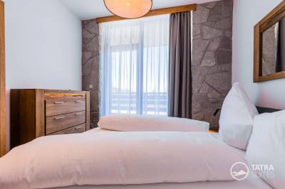 Spálňa 1 s manželskou posteľou, TATRA SUITES, Vila Himalaya - Family suite 101, Vysoké Tatry