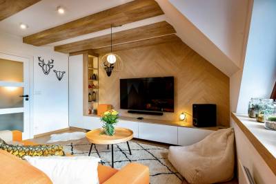 Spálňa s TV a rozkladacou pohovkou, AC Cactus Luxury Villa High Tatras private Wellness, Veľká Lomnica