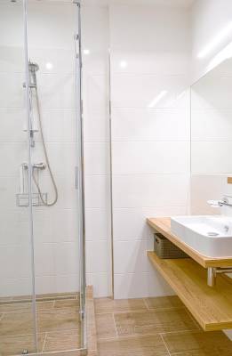 Kúpeľňa so sprchovým kútom, AC Apartmán Sankt Bernard 2.7, Vysoké Tatry