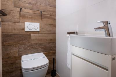 Samostatná toaleta s umývadlom, AC Apartmán Armeria 8.1, Vysoké Tatry