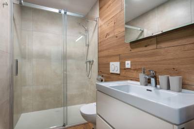 Kúpeľňa so sprchovým kútom, AC Apartmán Armeria 9.1, Vysoké Tatry