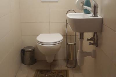 Samostatná toaleta, Chata v Bobroveckej doline, Bobrovec
