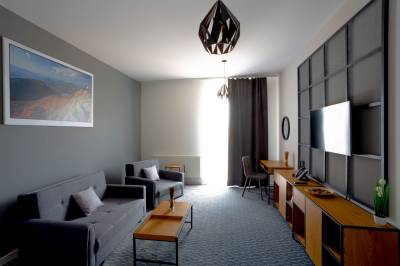 Apartmán Deluxe so samostatnou obývacou izbou, Hotel Barca, Košice