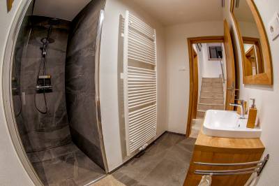 Kúpeľňa so sprchovým kútom, RELAX TATRAS, Stará Lesná