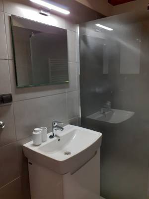 Kúpeľňa so sprchovým kútom, Resort Biela Skala, Bystrá