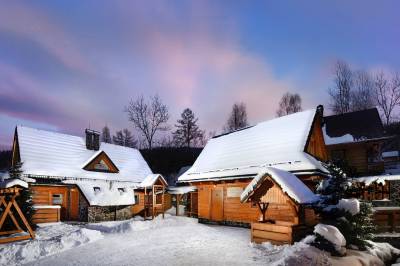 Exteriér ubytovania v obci Jezersko v zime, Chalupa Goral, Jezersko
