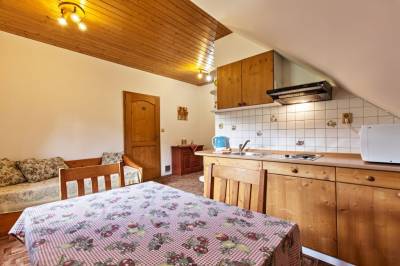 Apartmán s 2 spálňami - plne vybavená kuchyňa s jedálenským sedením, Chata Zinka, Mýto pod Ďumbierom