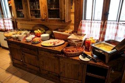 Raňajky formou švédskych stolov, Drevenica pod Sitieňom 1, Lazisko