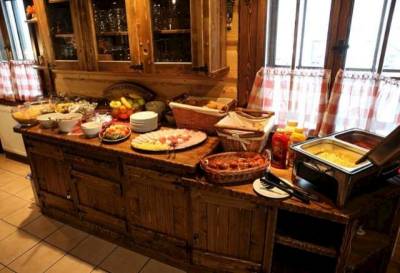 Raňajky formou švédskych stolov, Drevenica pod Sitieňom 1, Lazisko