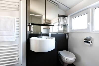 Kúpeľňa so sprchovacím kútom a toaletou, Natur Resort - Alpine House, Veľká Lomnica