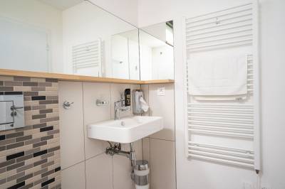 Kúpeľňa so sprchovacím kútom a toaletou, Natur Resort - Domček Standard, Veľká Lomnica
