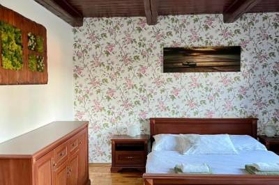 Spálňa s manželskou posteľou, Chalupa Matejko, Liptovský Trnovec