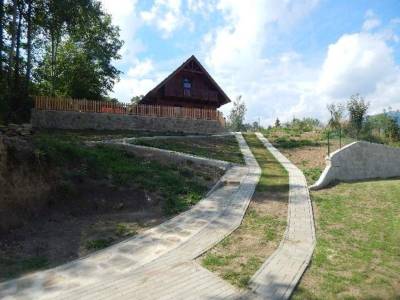 Prístupová cesta k drevenici, Family Resort Konská, Konská