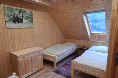 Drevenica 1 - spálňa s 2 samostatnými lôžkami, Family Resort Konská, Konská