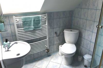 Kúpeľňa so sprchovacím kútom a toaletou, Villa Lúčky, Lúčky - kúpele, Lúčky