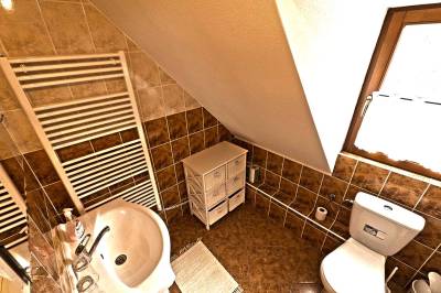Kúpeľňa s toaletou, Drevenica MEDVEDICA, Osturňa