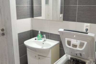 Kúpeľňa bez toalety s práčkou, Ubytovanie U Emmy, Banská Štiavnica