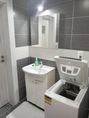 Kúpeľňa bez toalety s práčkou, Ubytovanie U Emmy, Banská Štiavnica