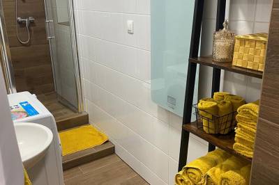 Kúpeľňa so sprchovým kútom a toaletou, Chalupa Oslany, Oslany