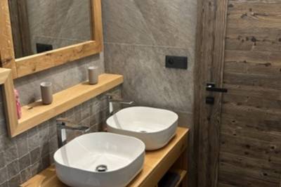 Kúpeľňa so sprchovým kútom a wc, Villa Kriváň, Pribylina