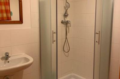 Kúpeľňa so sprchovacím kútom, Drevenica Diana, Terchová