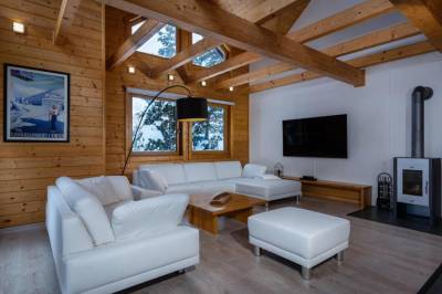 Obývačka s krbovými kachľami, Chalet Tatras, Pribylina