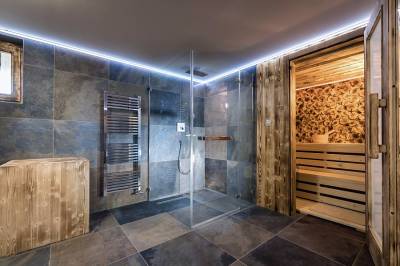 Sauna so sprchovým kútom, Luxusný zrub, Veľká Lomnica