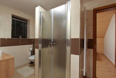 Chata č. 3 - kúpeľňa so sprchovacím kútom a toaletou, Beskyd rezort, Oščadnica