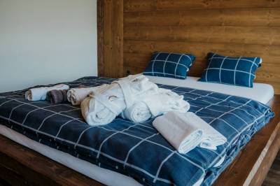 Spálňa s manželskou posteľou, Mountain Chalets - Chalet u Orla, Valča