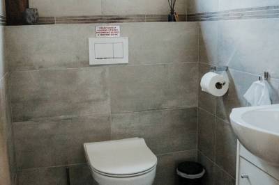 Samostatná toaleta, Mountain Chalets - Chata u Orla, Valča
