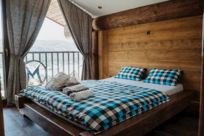 Spálňa s manželskou posteľou, Mountain Chalets - Chalet u medveďa, Valča